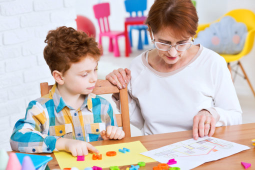 Importance of Consistency and Simplicity in Teaching Kids with Autism